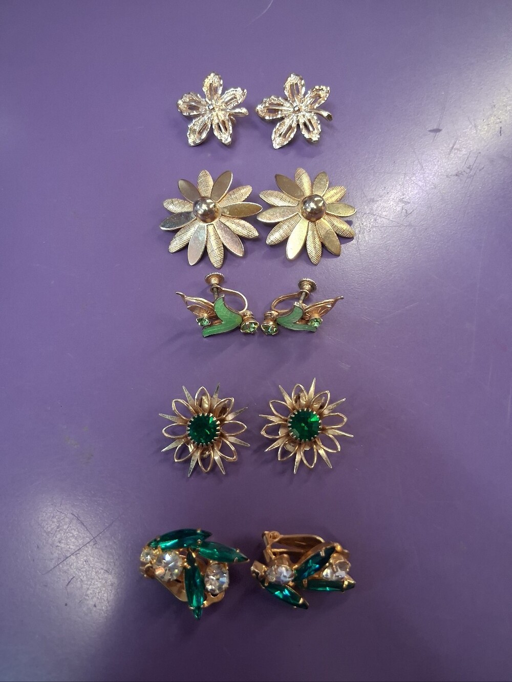 Vintage Lot Of 5 Clip On Earrings Sara Coventry Etc...